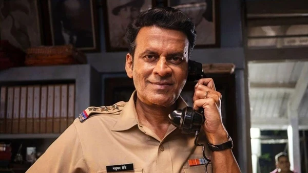 Inspector-Zende-Phone-Call